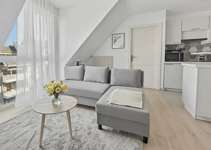 T2 Lumineux - Tram Au Pied - Centre En 15 Min Apartment